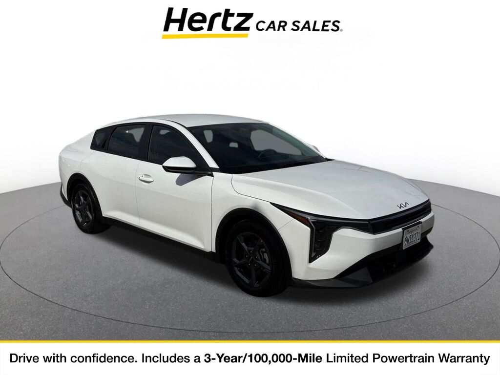 2026 Kia K4 LXS — photo 1 of 11