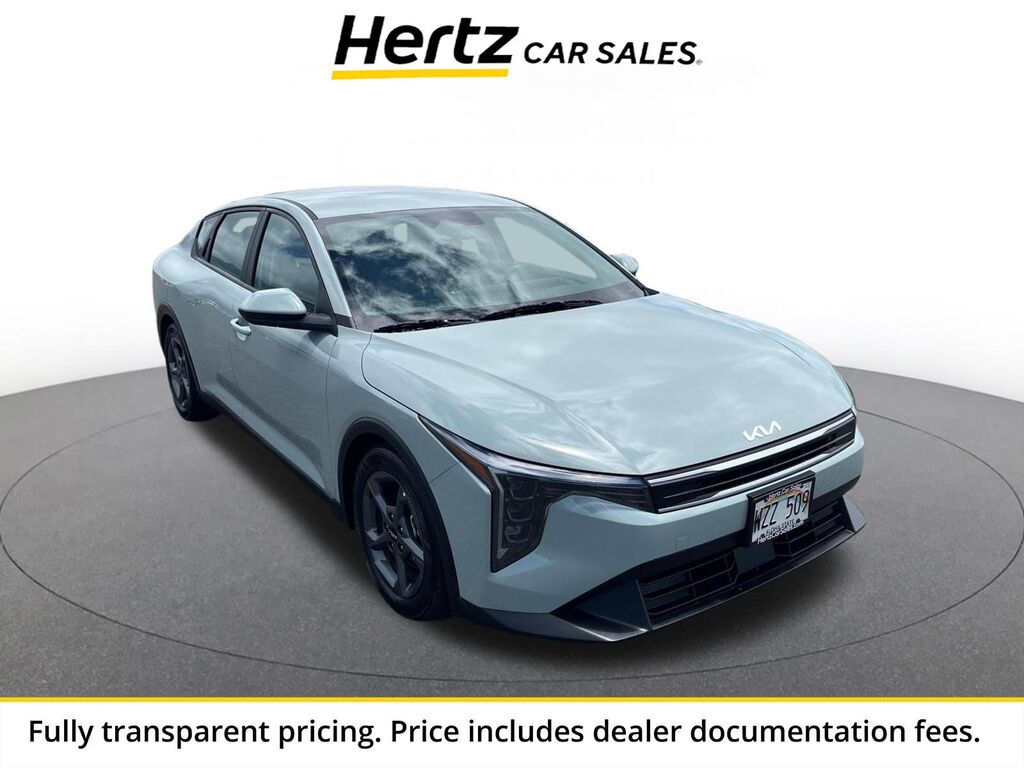 2025 Kia K4 LXS — photo 1 of 10