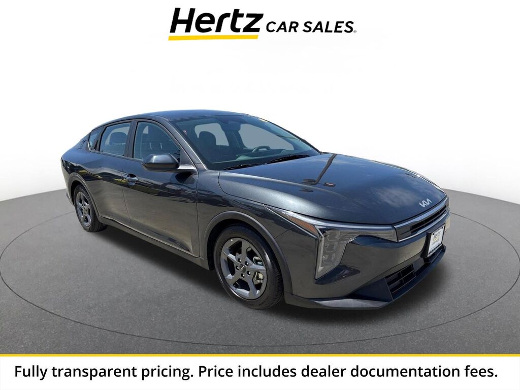 2025 Kia K4 LXS — photo 1 of 13