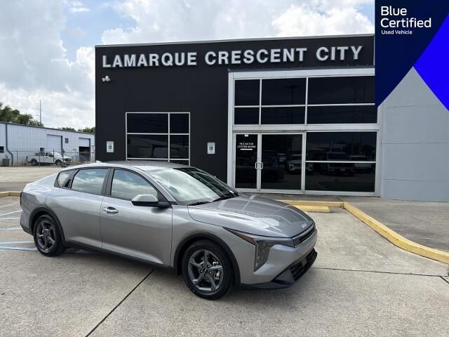 2025 Kia K4 LXS — photo 1 of 2
