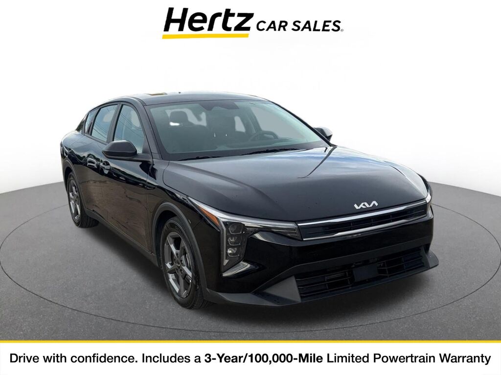 2025 Kia K4 LXS — photo 1 of 11