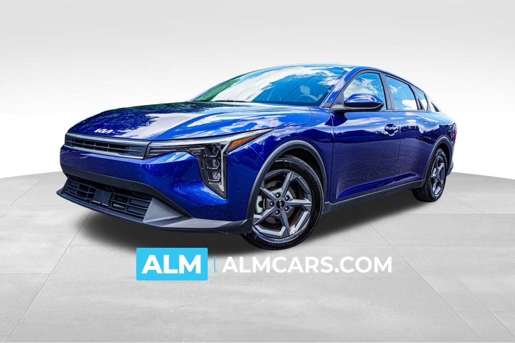 2025 Kia K4 LXS — photo 1 of 16