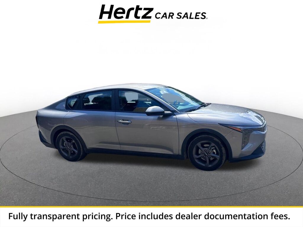2025 Kia K4 LXS — photo 1 of 24