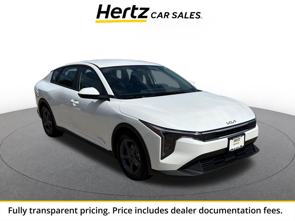 2025 Kia K4 LXS — photo 1 of 13