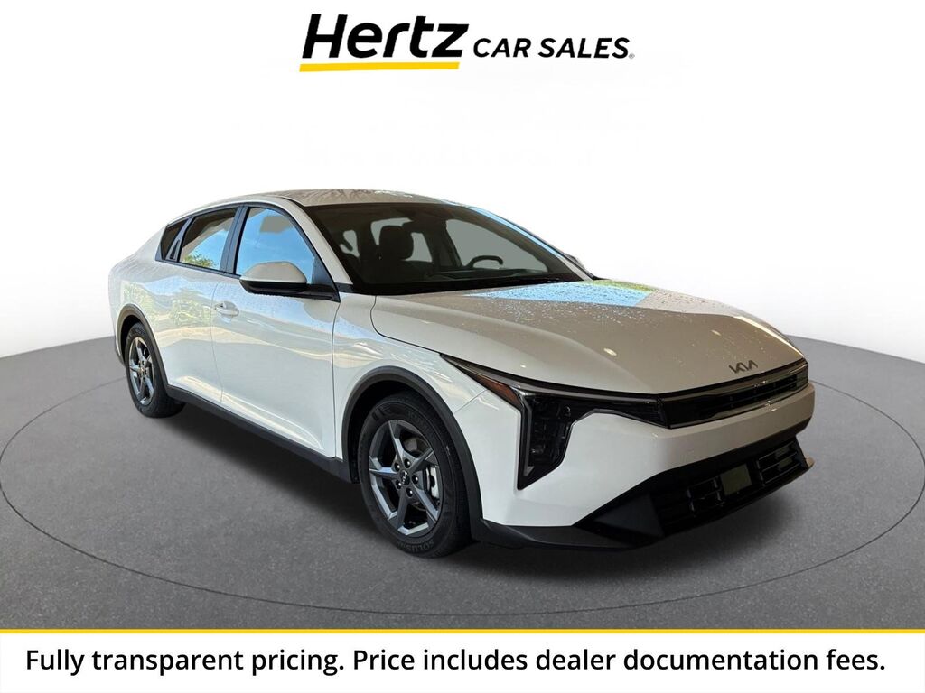2025 Kia K4 LXS — photo 1 of 13