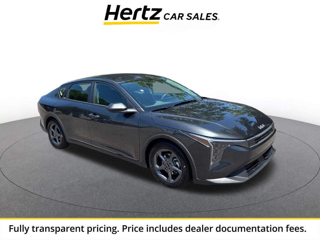 2025 Kia K4 LXS — photo 1 of 13