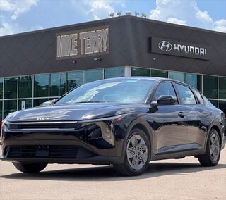 2025 Kia K4 LX — photo 1 of 13