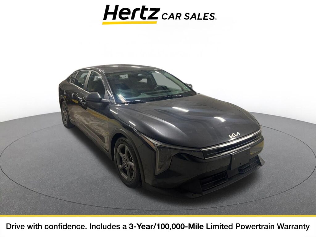 2025 Kia K4 LXS — photo 1 of 11