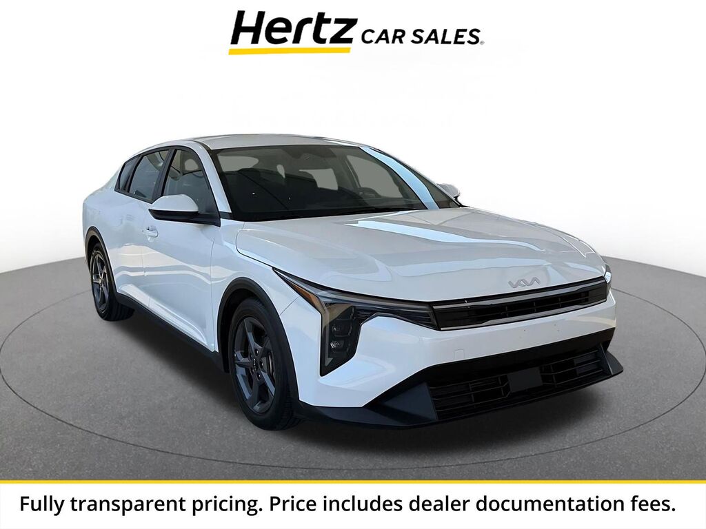 2025 Kia K4 LXS — photo 1 of 13