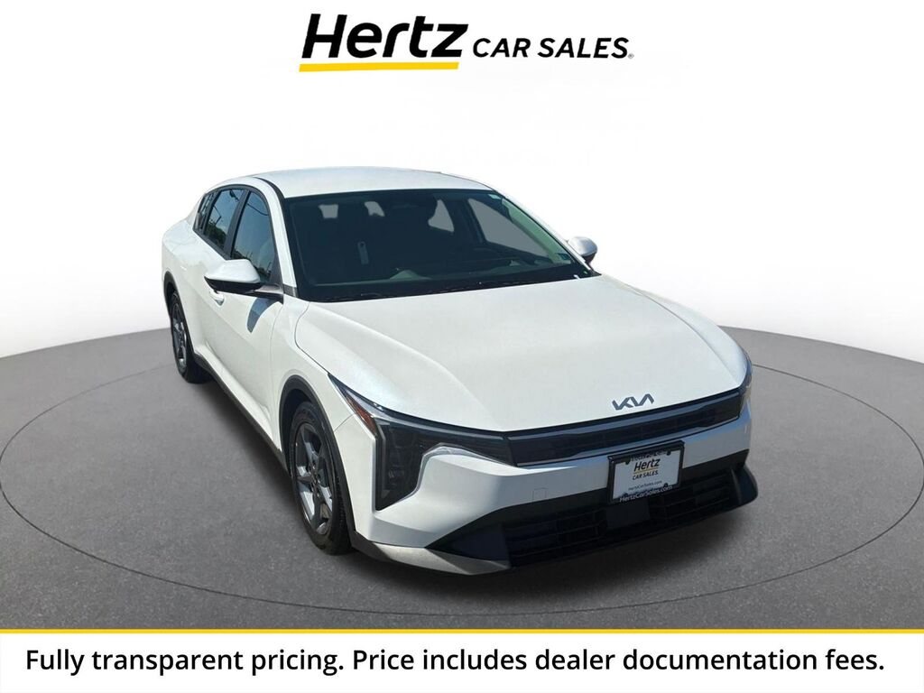 2025 Kia K4 LXS — photo 1 of 13