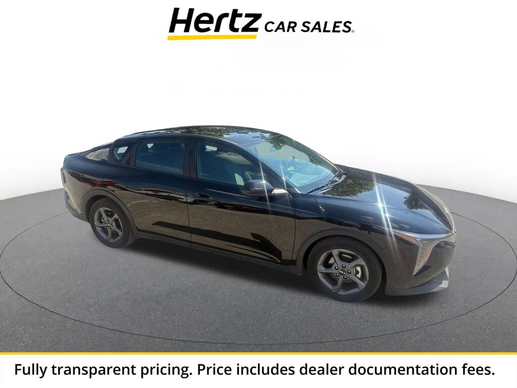 2025 Kia K4 LXS — photo 1 of 2