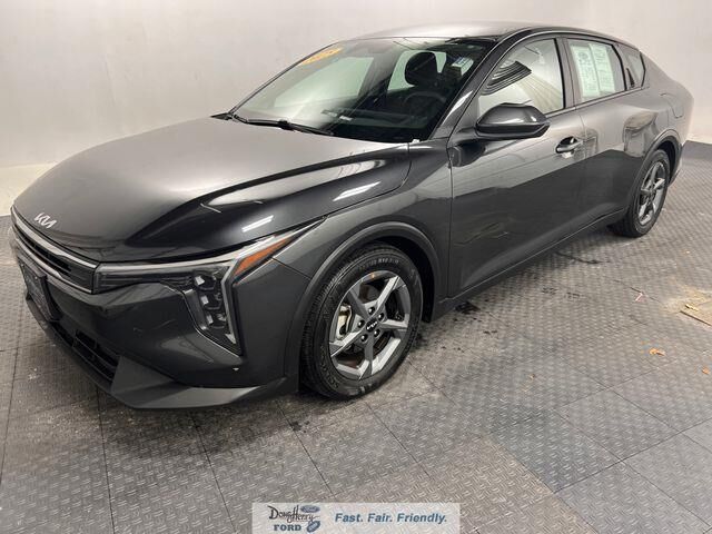 2025 Kia K4 LXS — photo 1 of 26