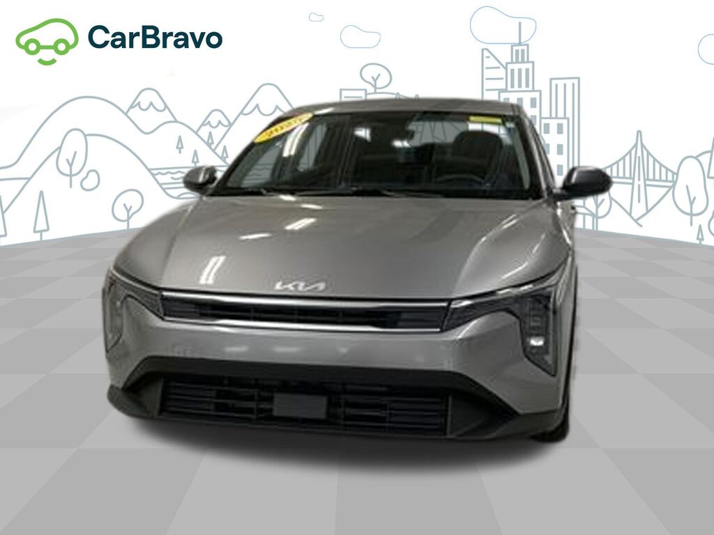 2025 Kia K4 LXS — photo 1 of 6