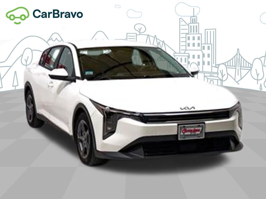 2025 Kia K4 LXS — photo 1 of 1