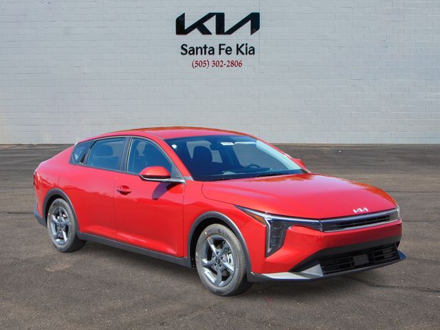 2025 Kia K4 LXS — photo 1 of 13