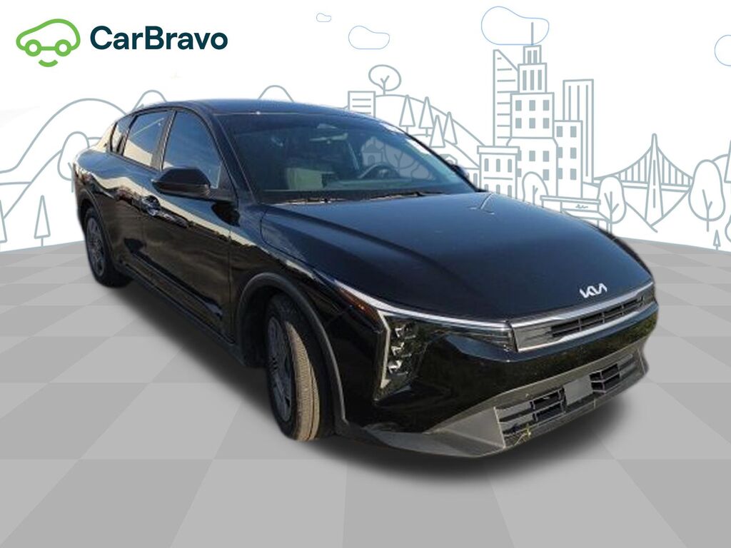 2025 Kia K4 LX — photo 1 of 3