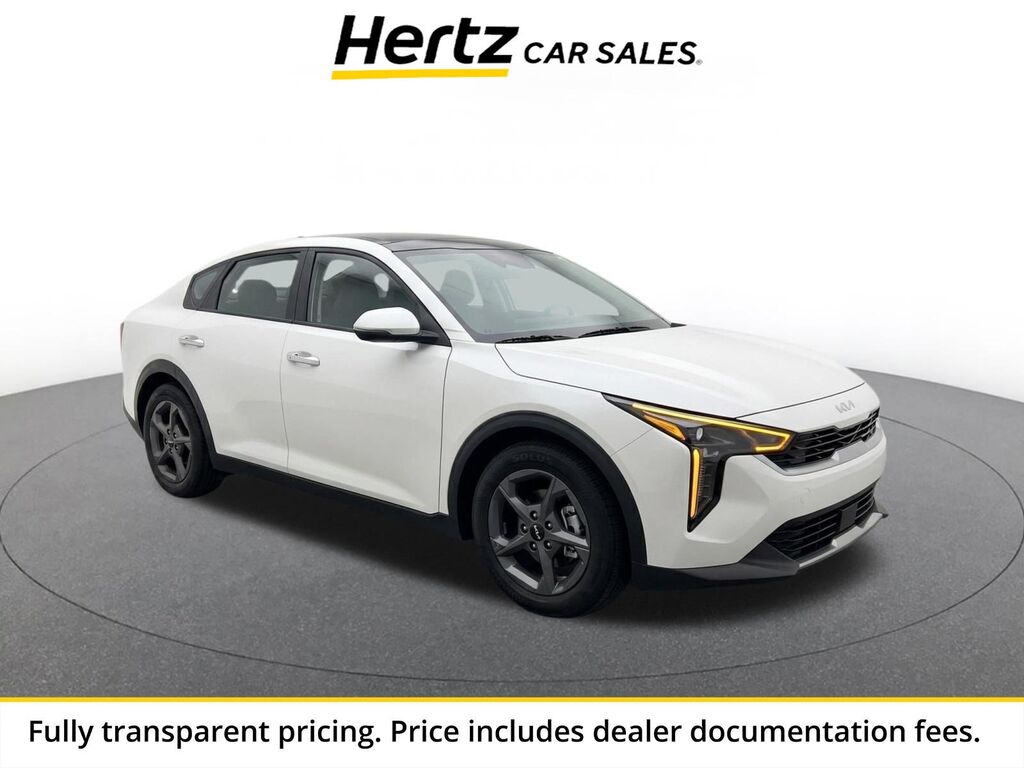 2026 Kia K4 LXS — photo 1 of 23