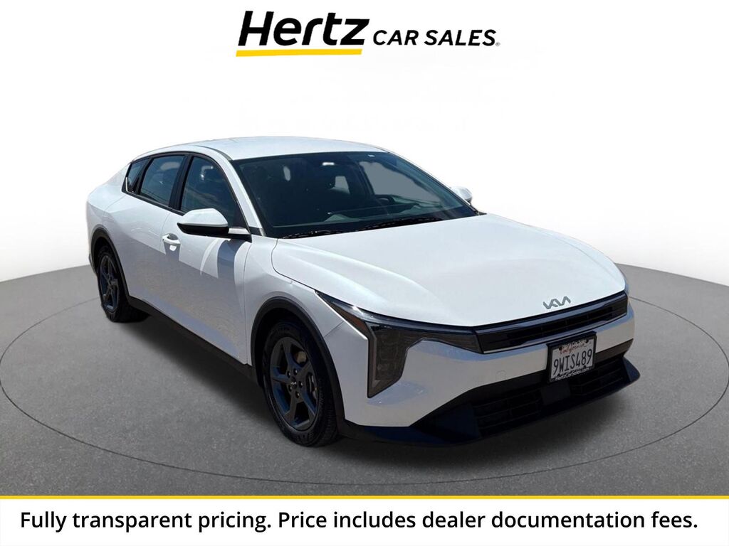 2026 Kia K4 LXS — photo 1 of 17