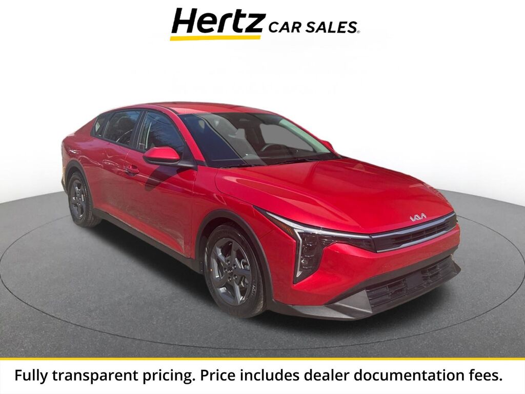 2025 Kia K4 LXS — photo 1 of 13