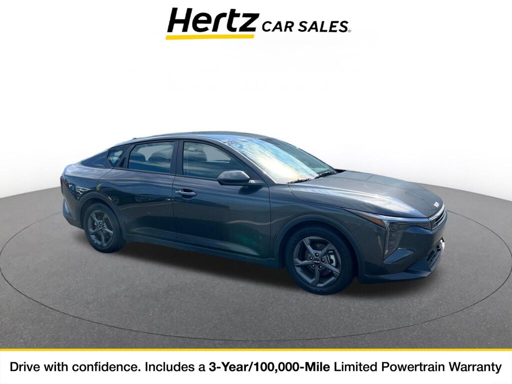 2025 Kia K4 LXS — photo 1 of 11