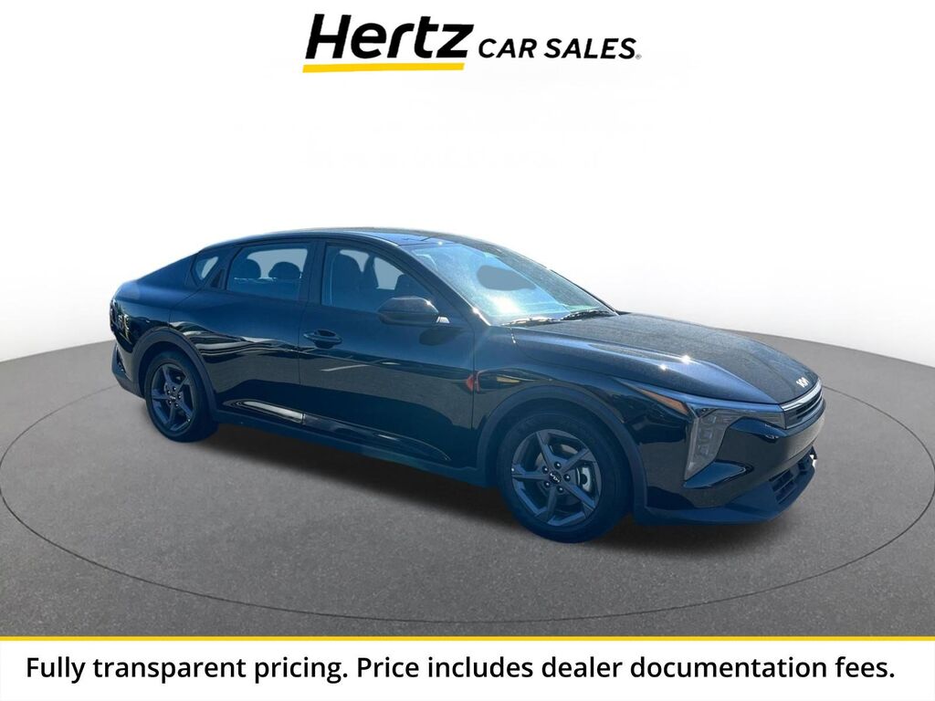 2025 Kia K4 LXS — photo 1 of 13