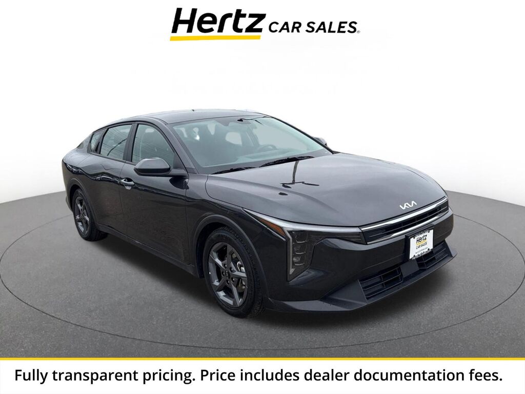 2025 Kia K4 LXS — photo 1 of 13
