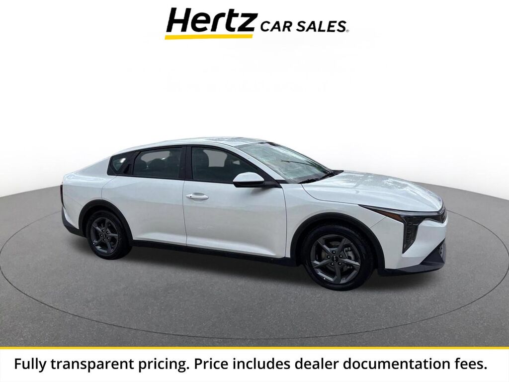 2025 Kia K4 LXS — photo 1 of 13