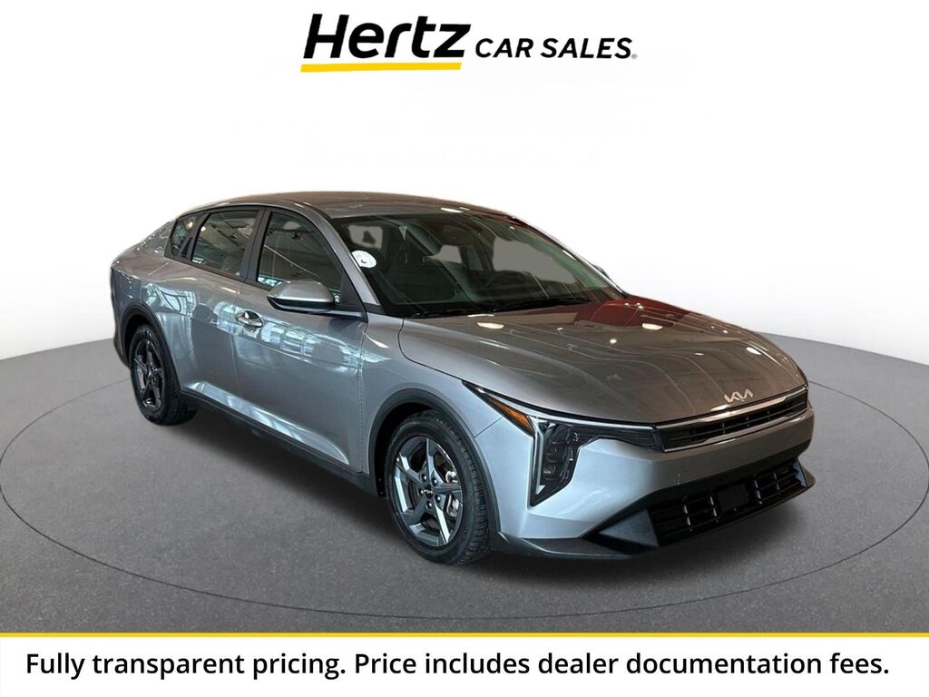 2025 Kia K4 LXS — photo 1 of 13