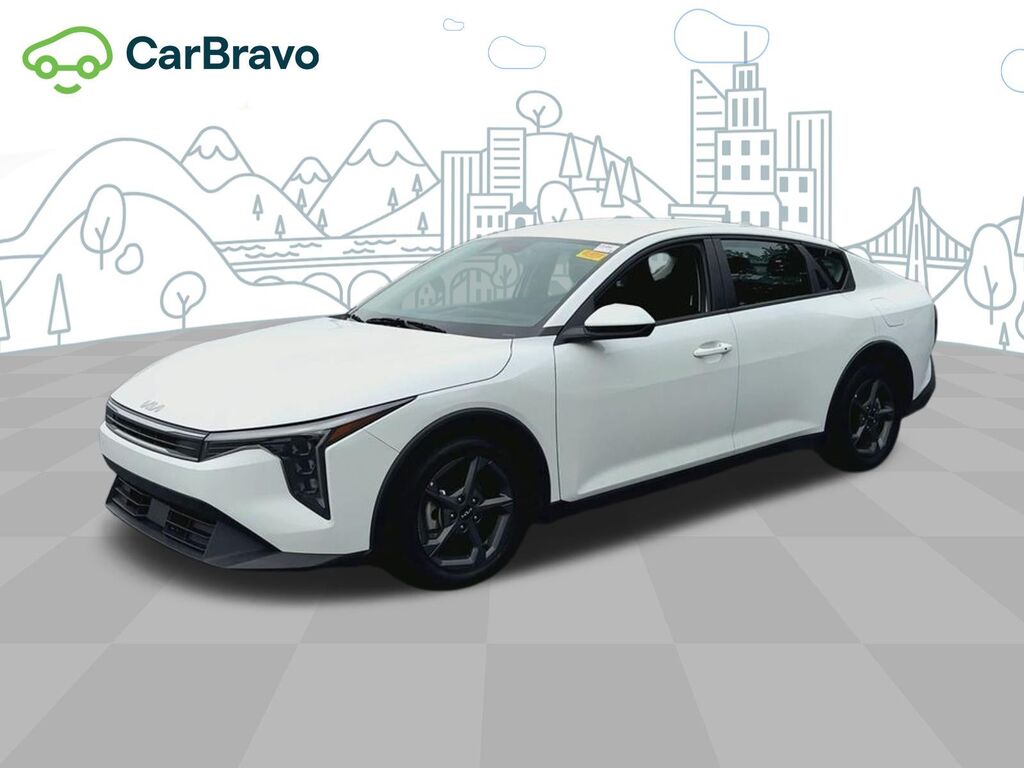 2025 Kia K4 LXS — photo 1 of 6