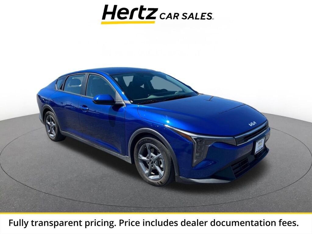 2025 Kia K4 LXS — photo 1 of 13