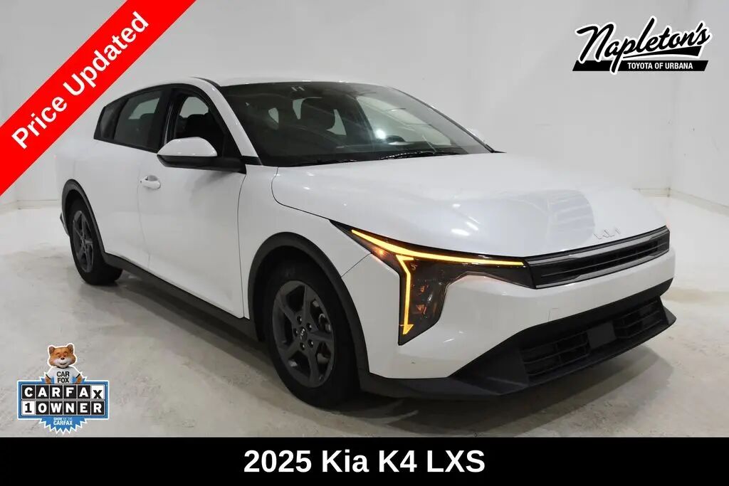 2025 Kia K4 LXS — photo 1 of 15