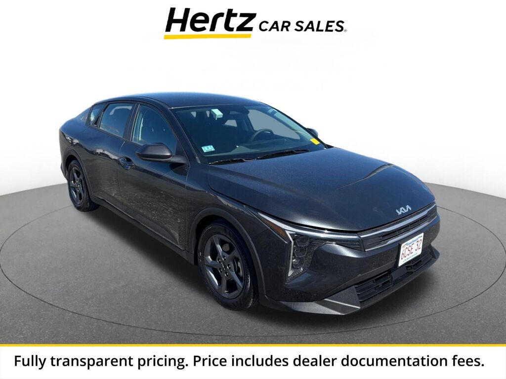 2025 Kia K4 LXS — photo 1 of 13