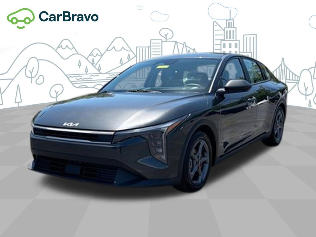 2025 Kia K4 LXS — photo 1 of 6