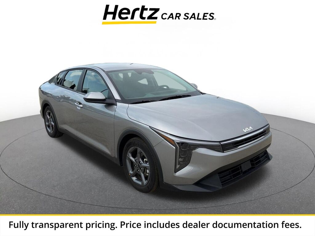 2025 Kia K4 LXS — photo 1 of 13
