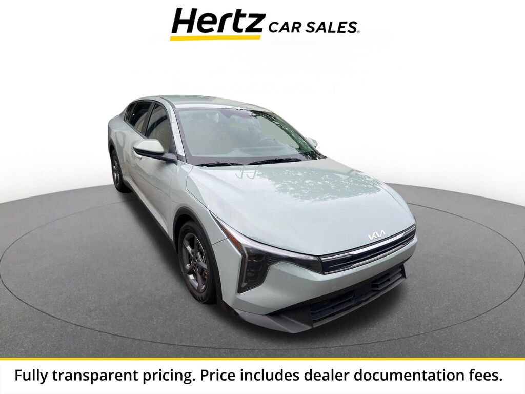 2025 Kia K4 LXS — photo 1 of 24