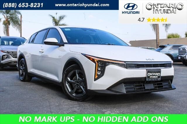 2025 Kia K4 LXS