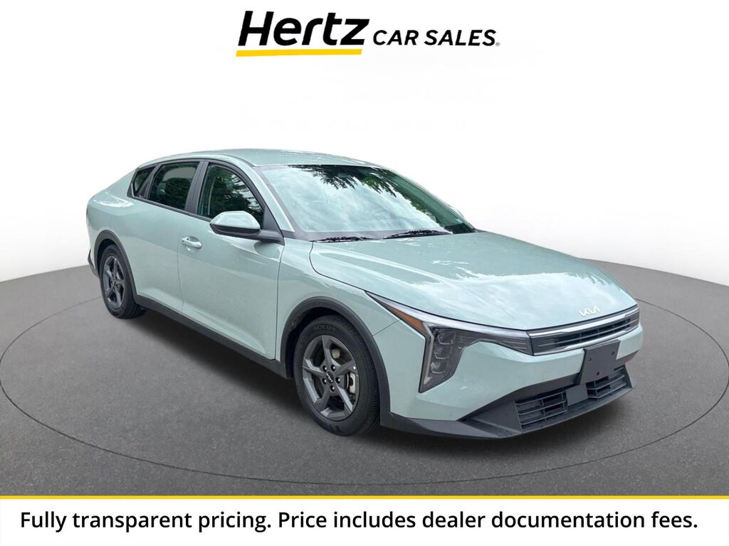 2026 Kia K4 LXS — photo 1 of 13