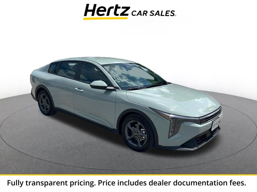 2026 Kia K4 LXS — photo 1 of 13