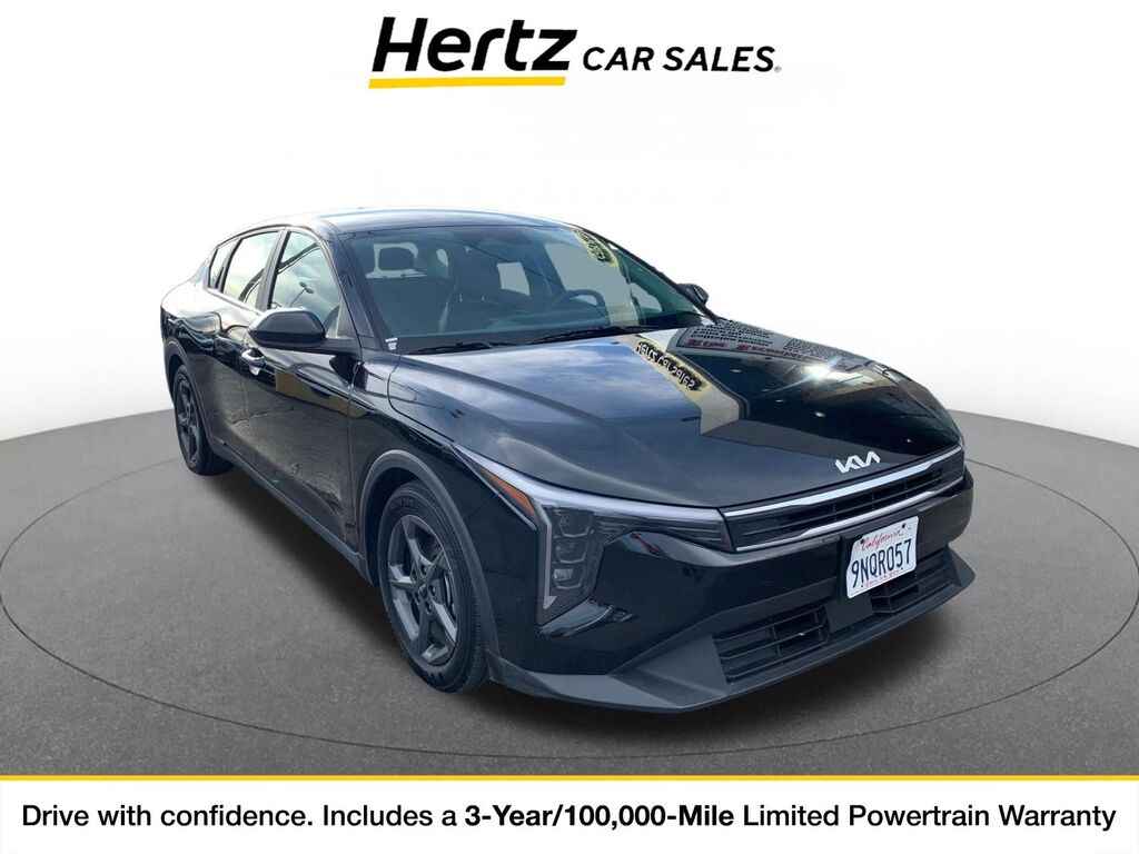 2025 Kia K4 LXS — photo 1 of 11