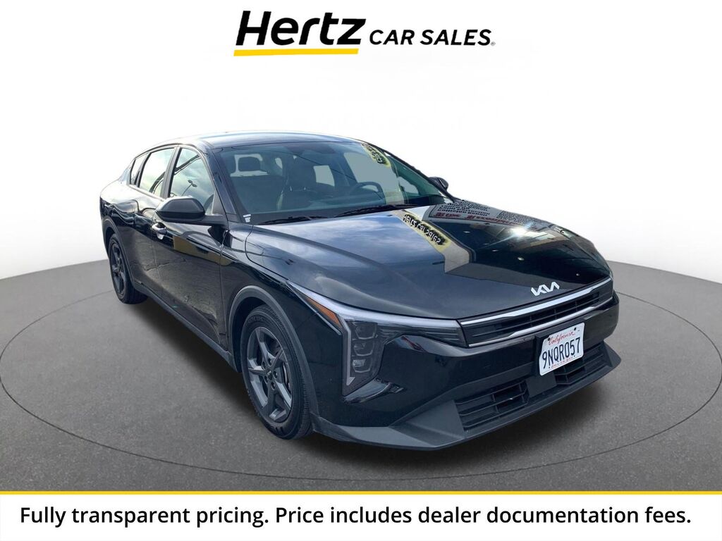 2025 Kia K4 LXS — photo 1 of 13