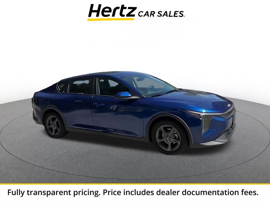 2025 Kia K4 LXS — photo 1 of 13