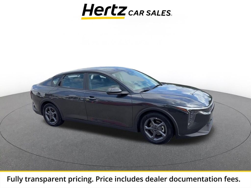2025 Kia K4 LXS — photo 1 of 13