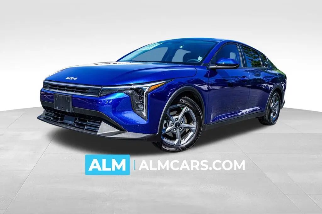 2025 Kia K4 LXS — photo 1 of 23