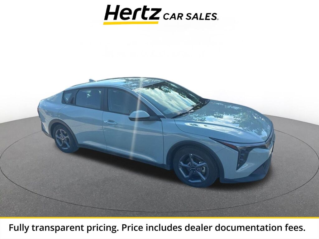 2025 Kia K4 LXS — photo 1 of 13