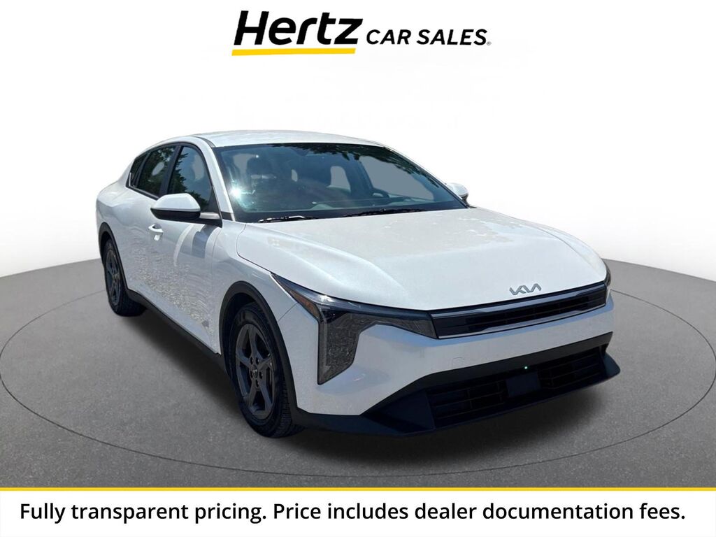 2025 Kia K4 LXS — photo 1 of 13