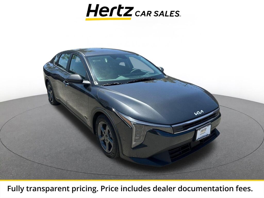2025 Kia K4 LXS — photo 1 of 13