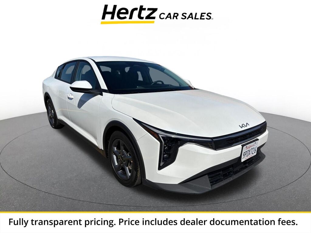 2025 Kia K4 LXS — photo 1 of 13