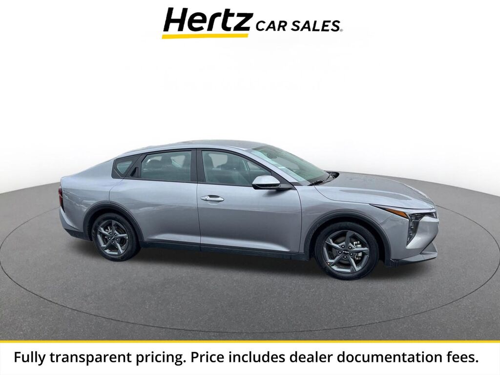 2025 Kia K4 LXS — photo 1 of 13