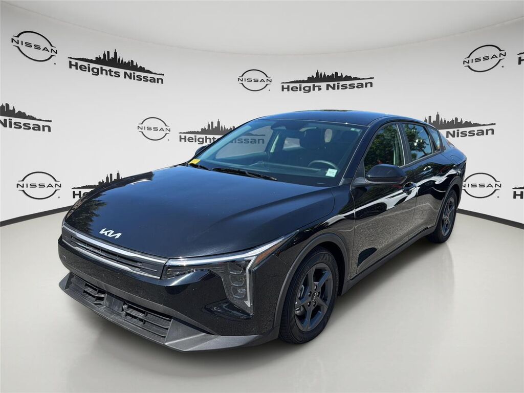 2025 Kia K4 LXS — photo 1 of 26