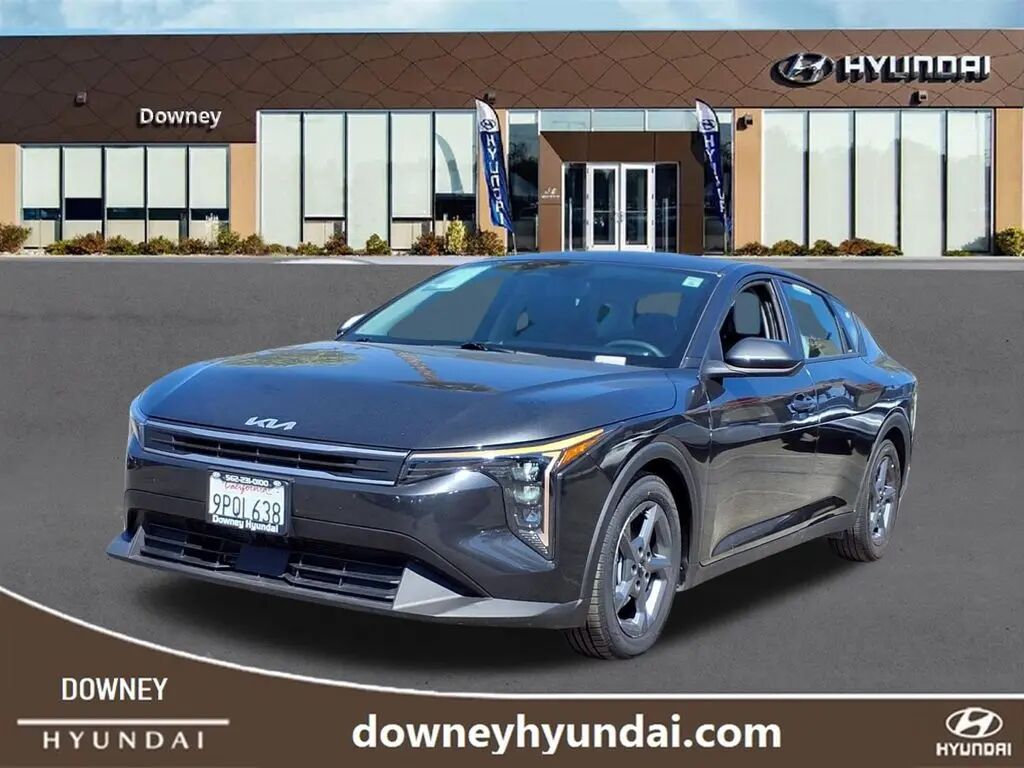 2025 Kia K4 LXS — photo 1 of 26
